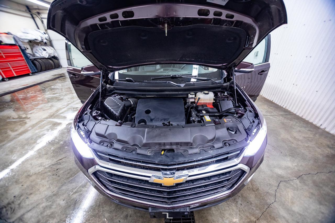 2021 Chevrolet Traverse AWD LT True North Leather Roof Nav Red Deer AB