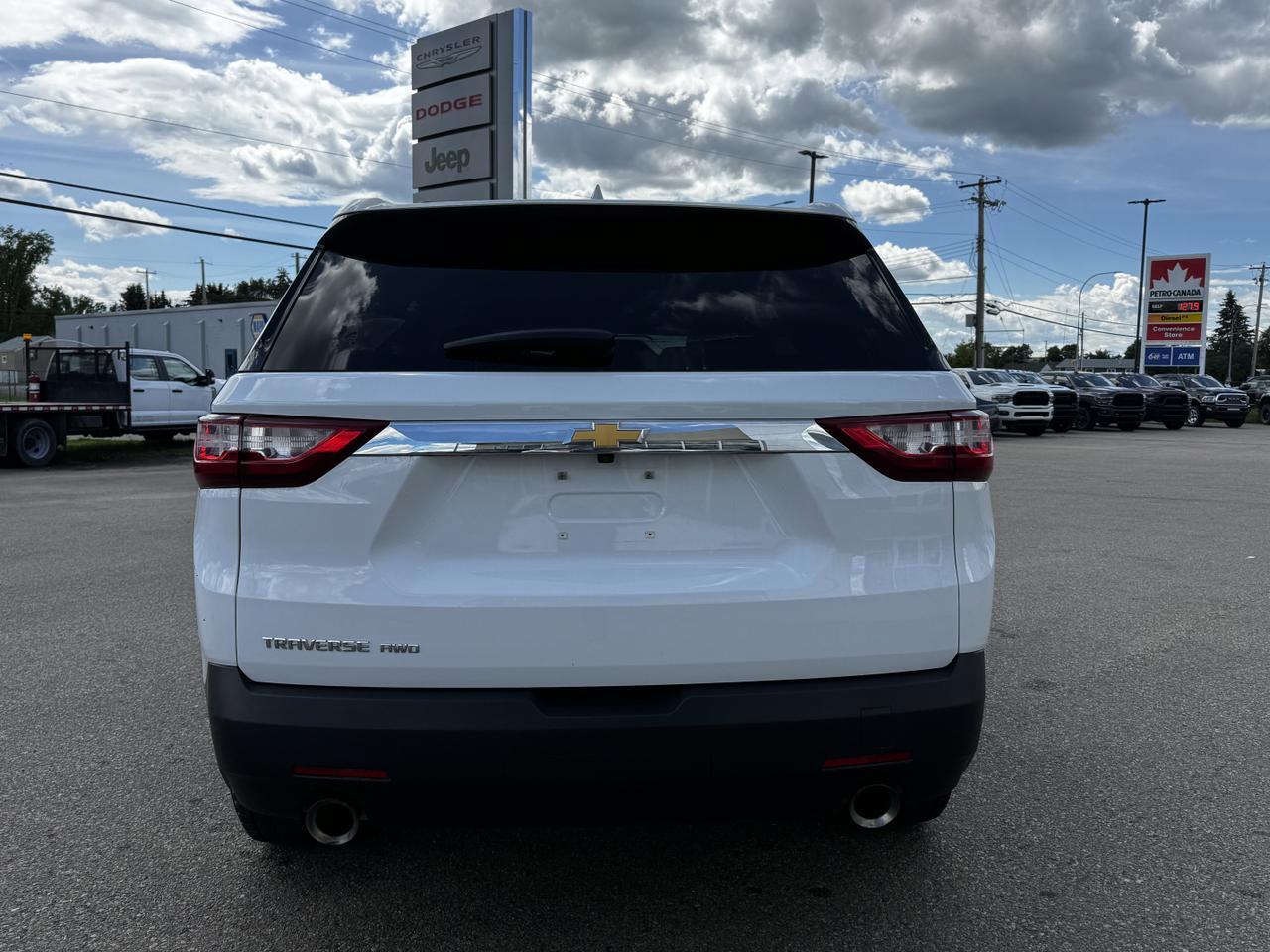 2021 Chevrolet Traverse LS AWD SUV | V6 | Low KMs | Premium Cloth | OnStar Redwater AB