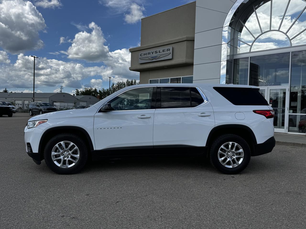 2021 Chevrolet Traverse LS AWD SUV | V6 | Low KMs | Premium Cloth | OnStar Redwater AB