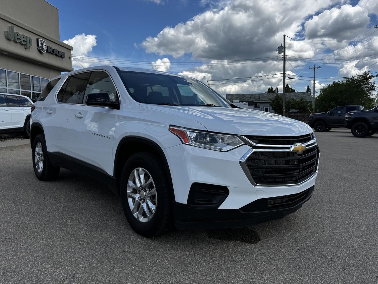 2021 Chevrolet Traverse LS AWD SUV | V6 | Low KMs | Premium Cloth | OnStar Redwater AB