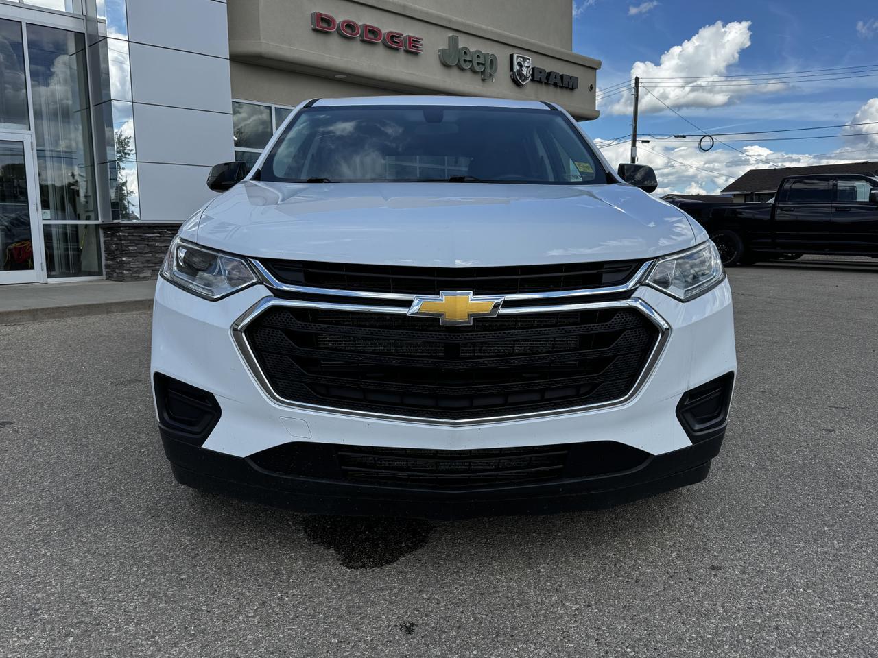 2021 Chevrolet Traverse LS AWD SUV | V6 | Low KMs | Premium Cloth | OnStar Redwater AB