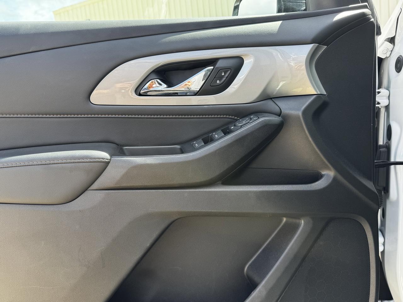 2021 Chevrolet Traverse LS AWD SUV | V6 | Low KMs | Premium Cloth | OnStar Redwater AB
