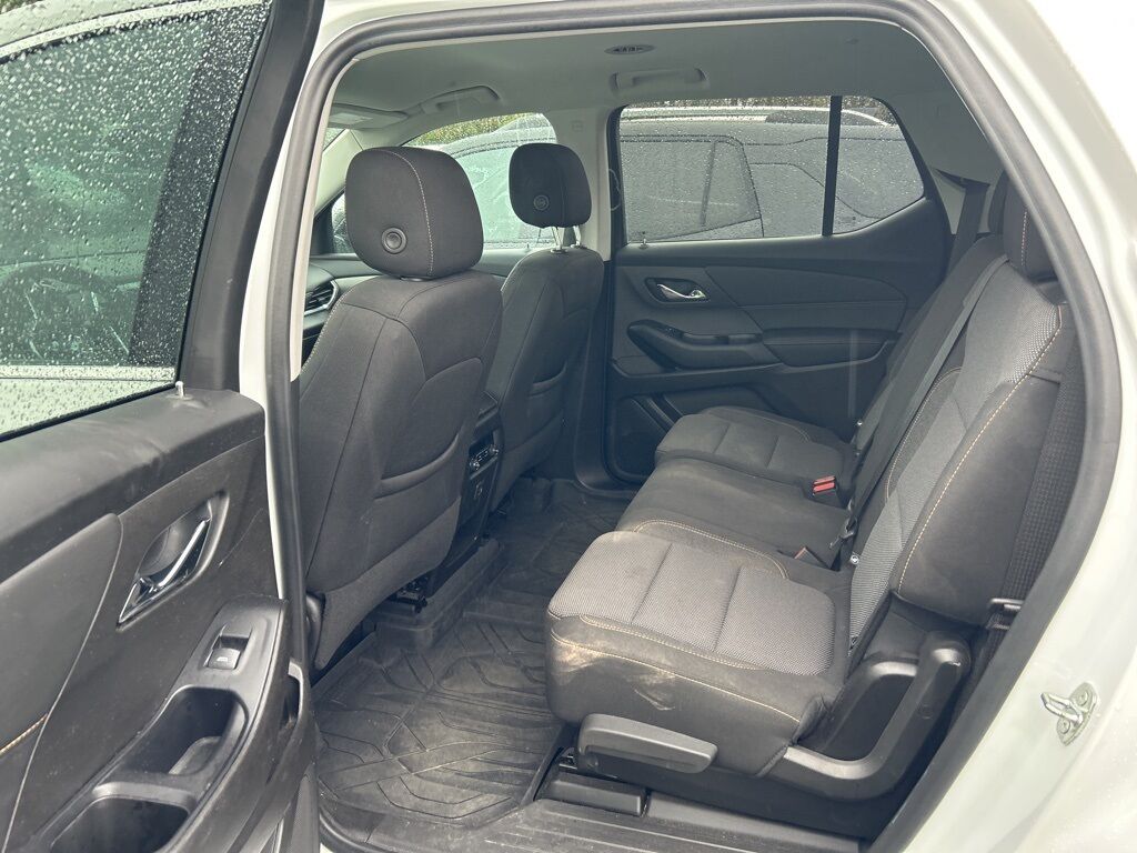 2021 Chevrolet Traverse LS Akron
