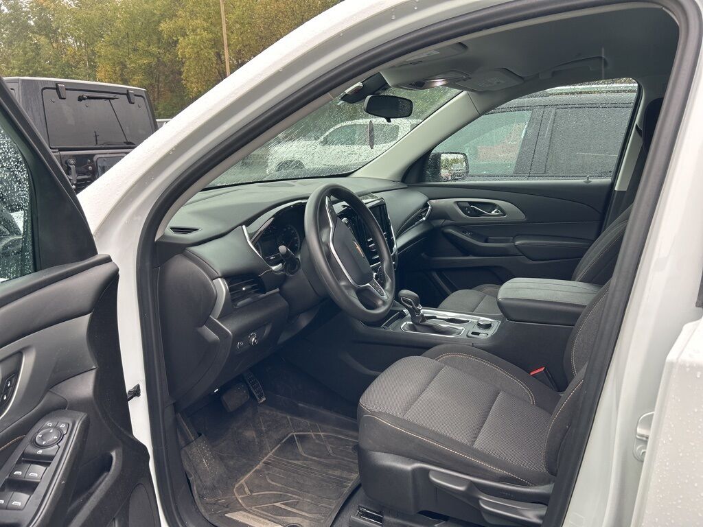 2021 Chevrolet Traverse LS Akron