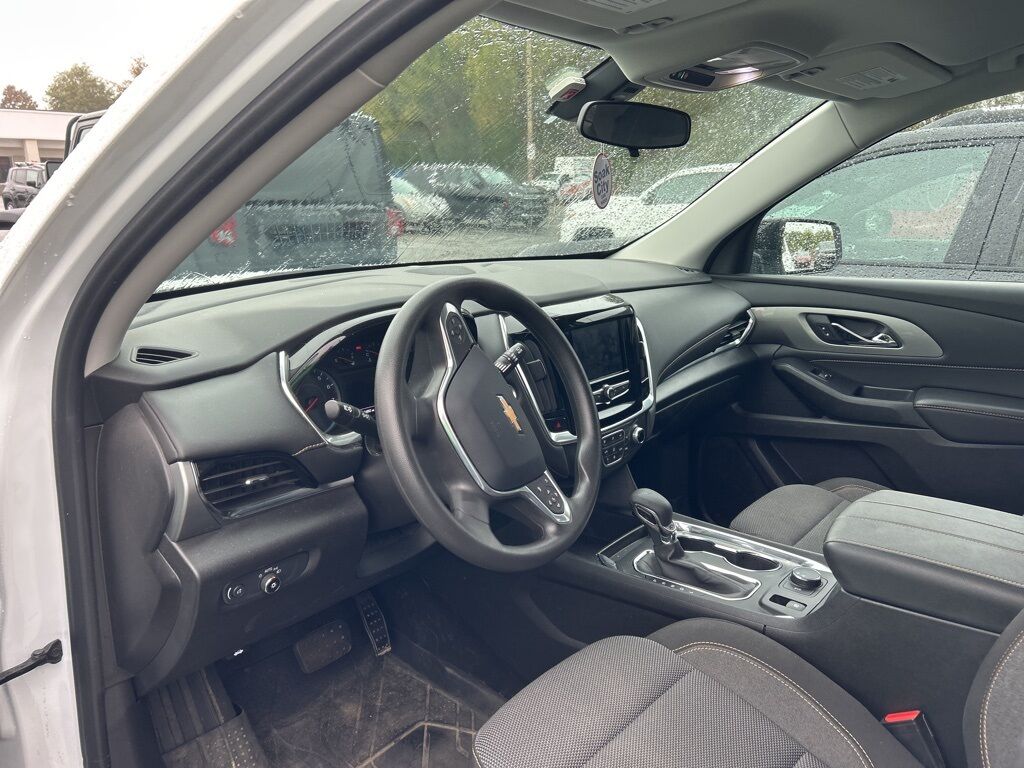 2021 Chevrolet Traverse LS Akron