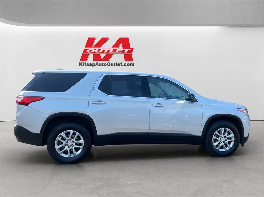 2021 Chevrolet Traverse LS Sport Utility 4D