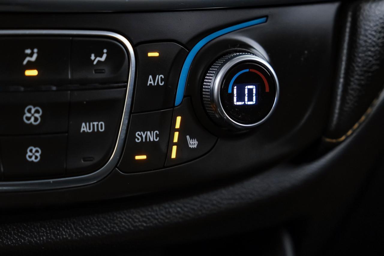 2021 Chevrolet Traverse LT AWD BLIND SPOT LANE CHANGE ALERT REAR CAMERA KEYLESS START PO Carrollton TX