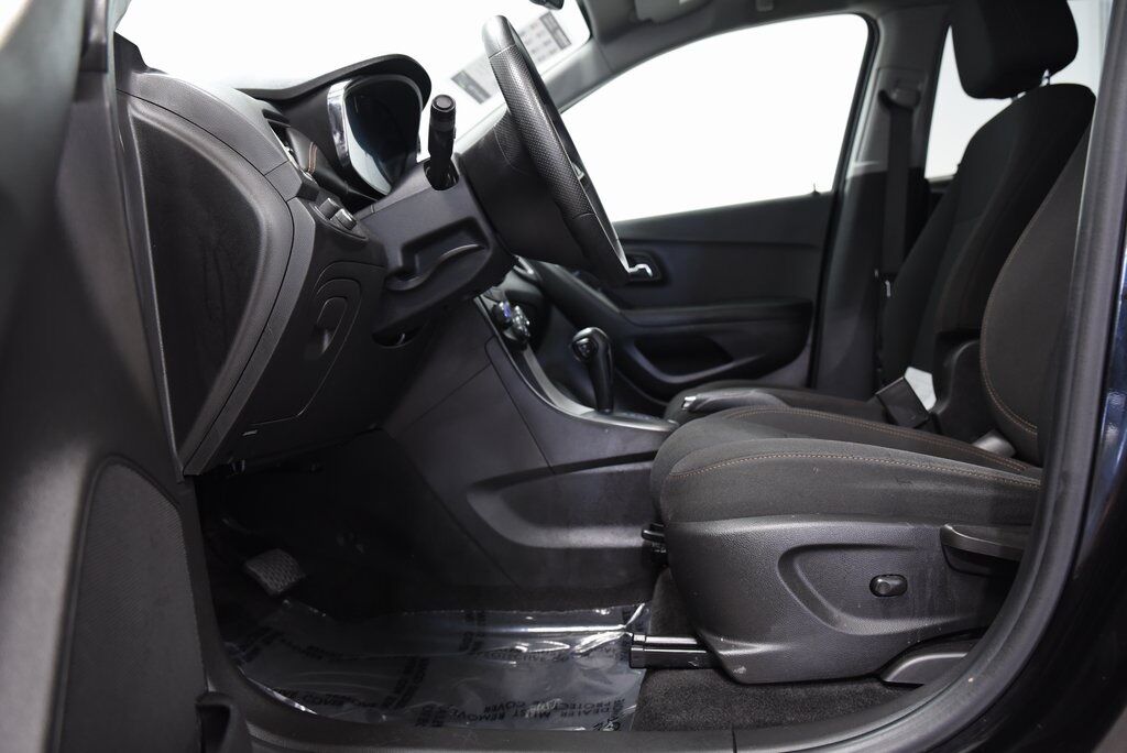 2021 Chevrolet Trax LS Akron