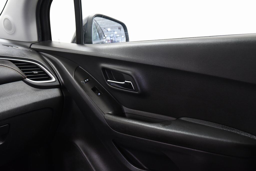 2021 Chevrolet Trax LS Akron