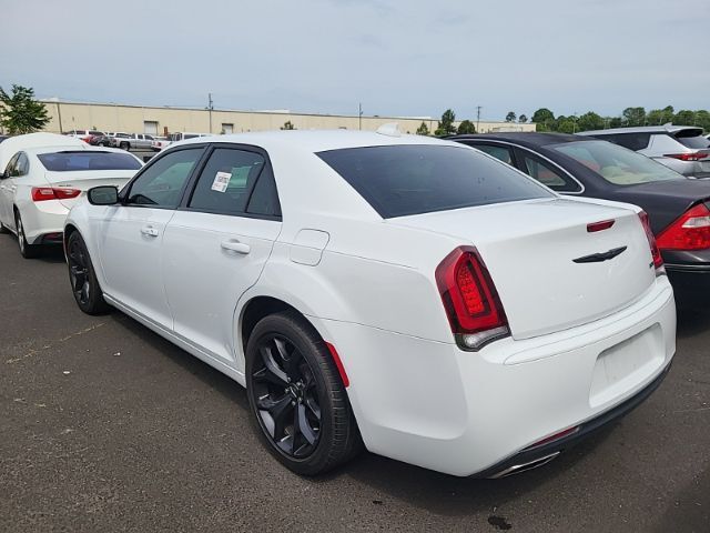 2021 Chrysler 300 Touring