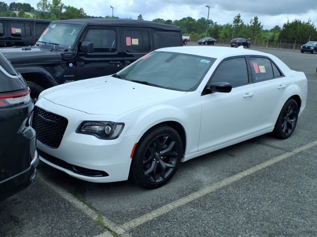 2021 Chrysler 300 Touring