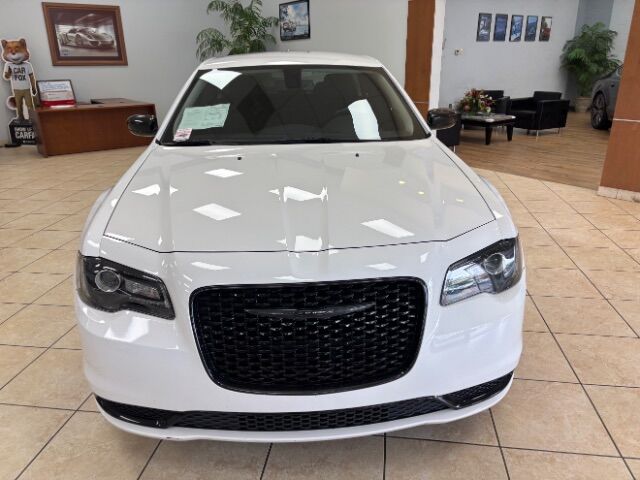 2021 Chrysler 300 Touring