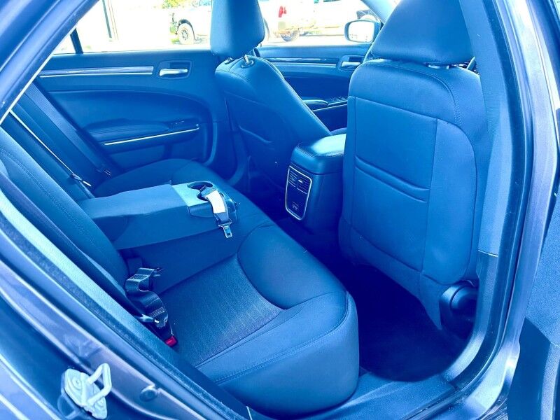 2021 Chrysler 300 Touring Harper KS