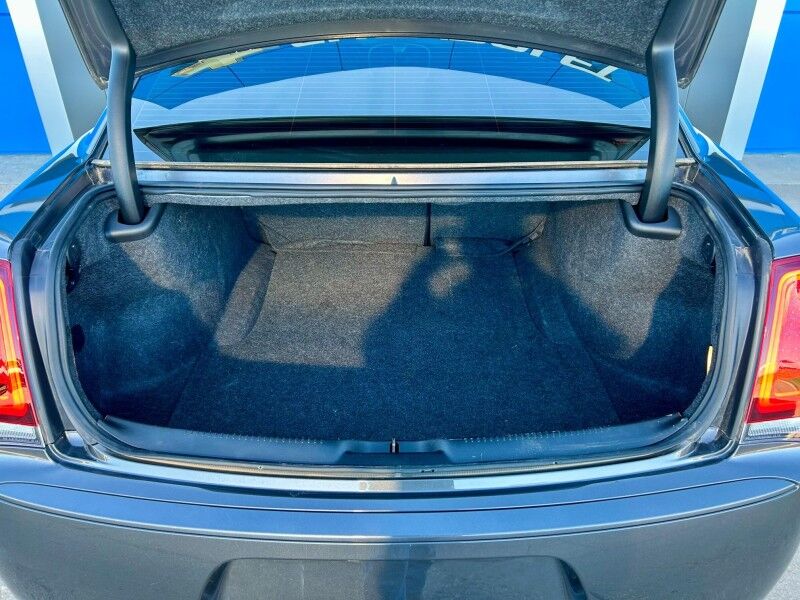 2021 Chrysler 300 Touring Harper KS
