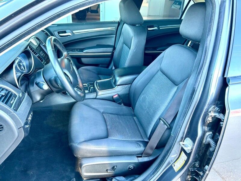 2021 Chrysler 300 Touring Harper KS