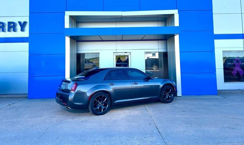 2021 Chrysler 300 Touring Harper KS