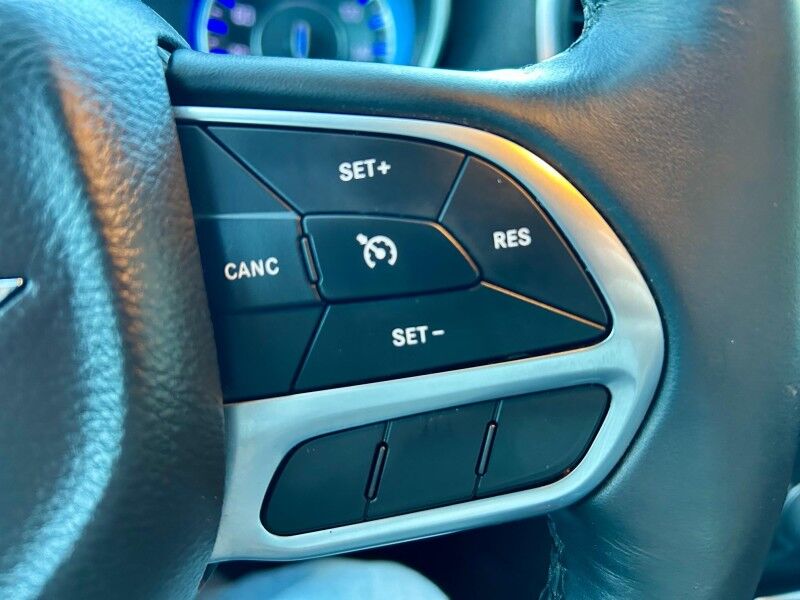 2021 Chrysler 300 Touring Harper KS