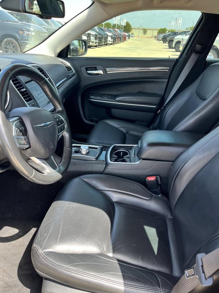 2021 Chrysler 300 Touring L Castroville TX