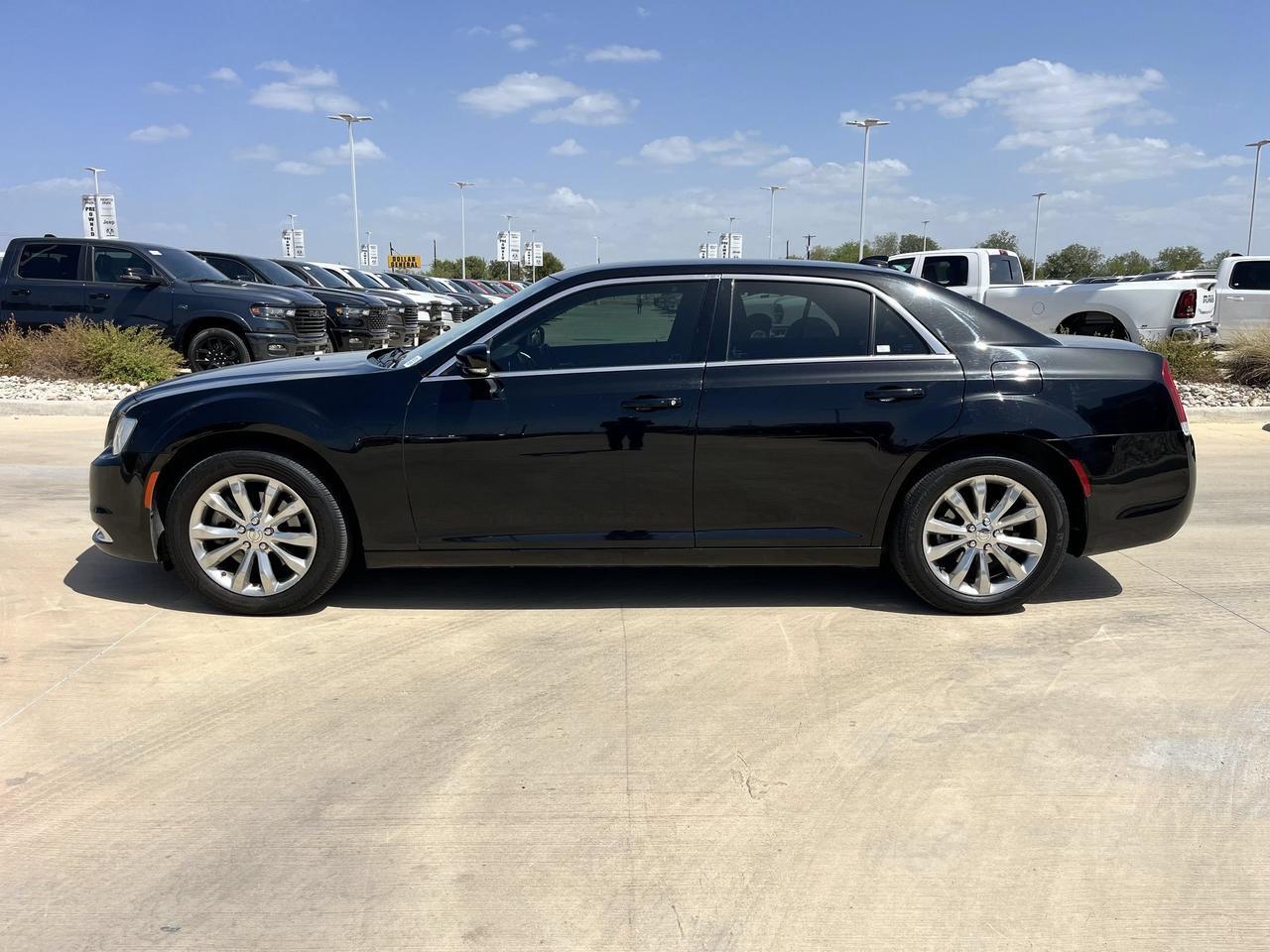 2021 Chrysler 300 Touring L Castroville TX