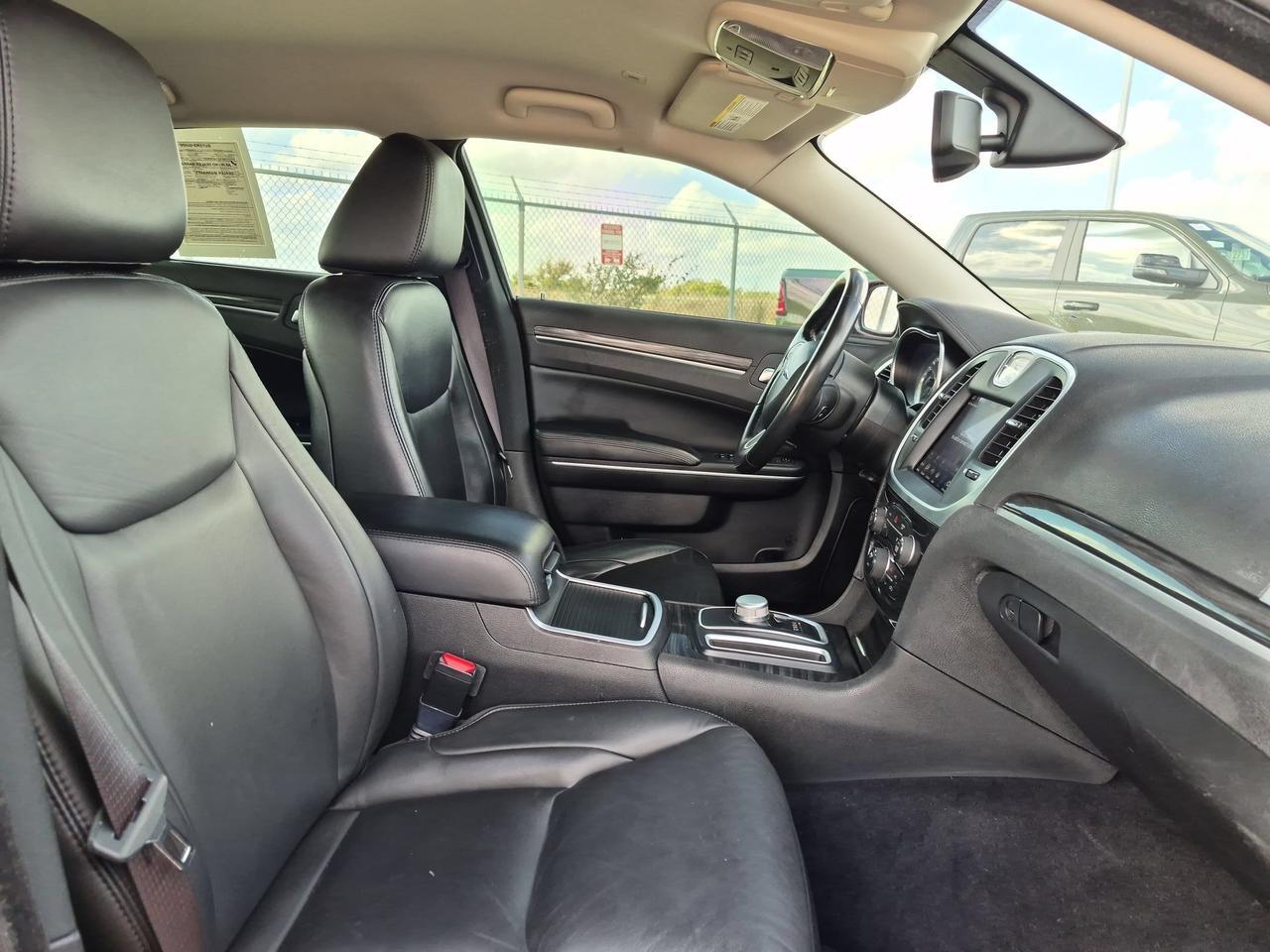2021 Chrysler 300 Touring L Castroville TX