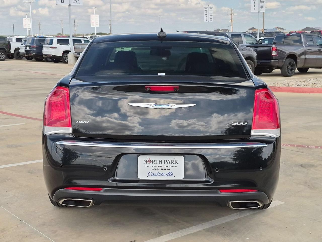 2021 Chrysler 300 Touring L Castroville TX