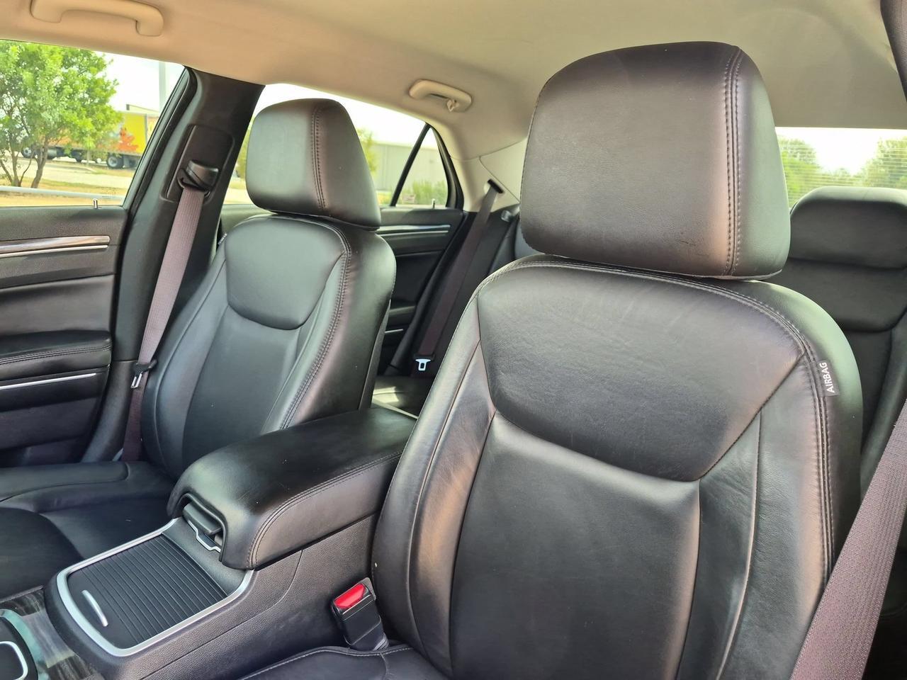 2021 Chrysler 300 Touring L Castroville TX