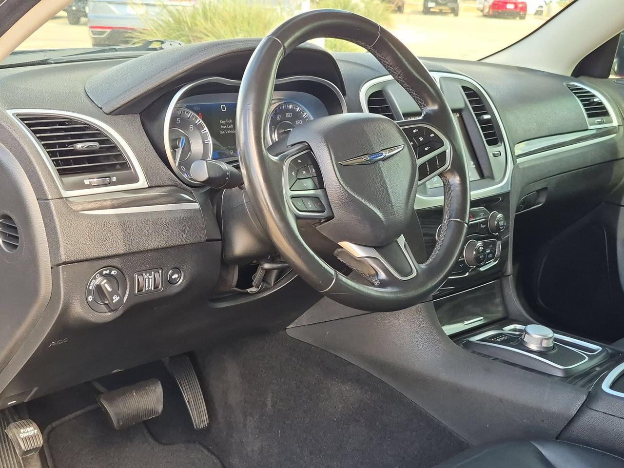 2021 Chrysler 300 Touring L Castroville TX