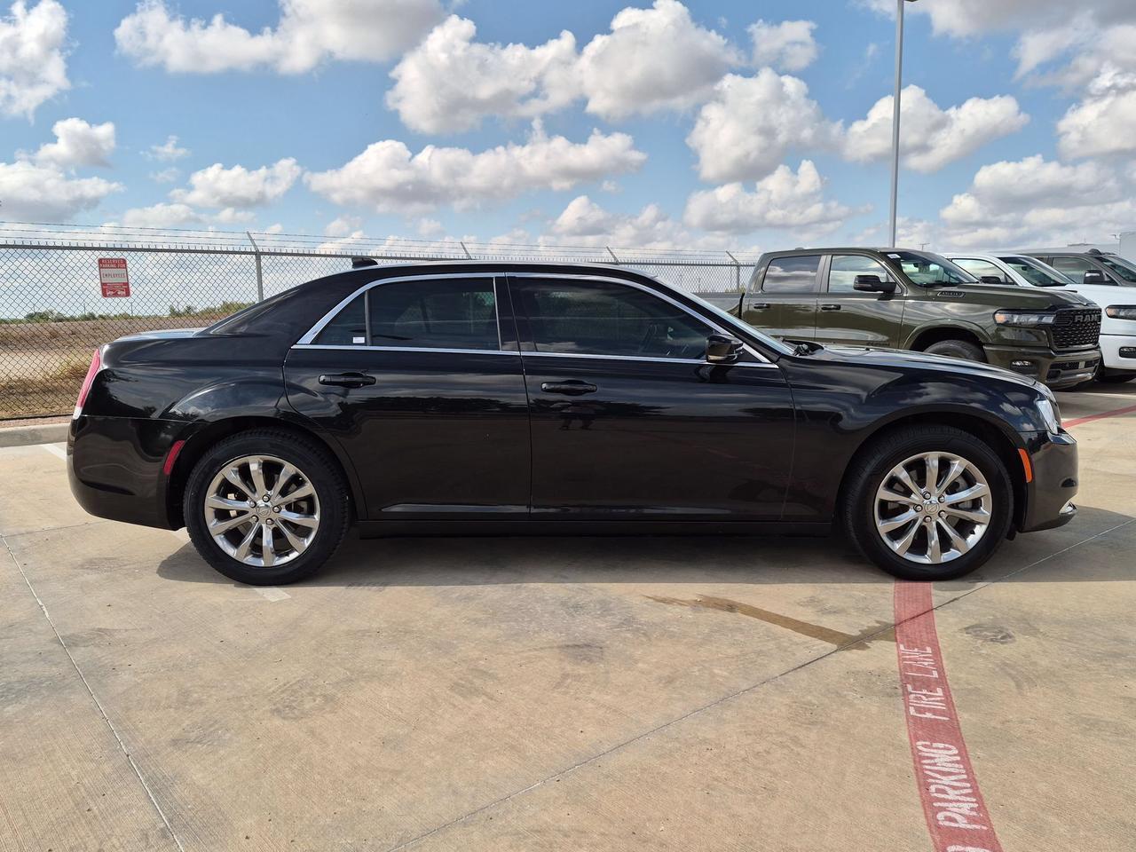 2021 Chrysler 300 Touring L