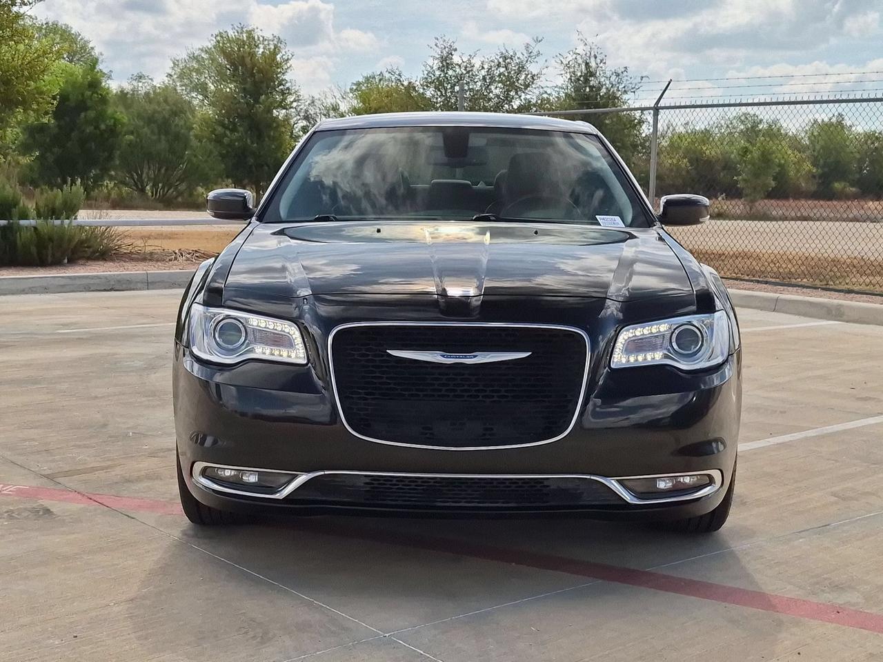 2021 Chrysler 300 Touring L Castroville TX