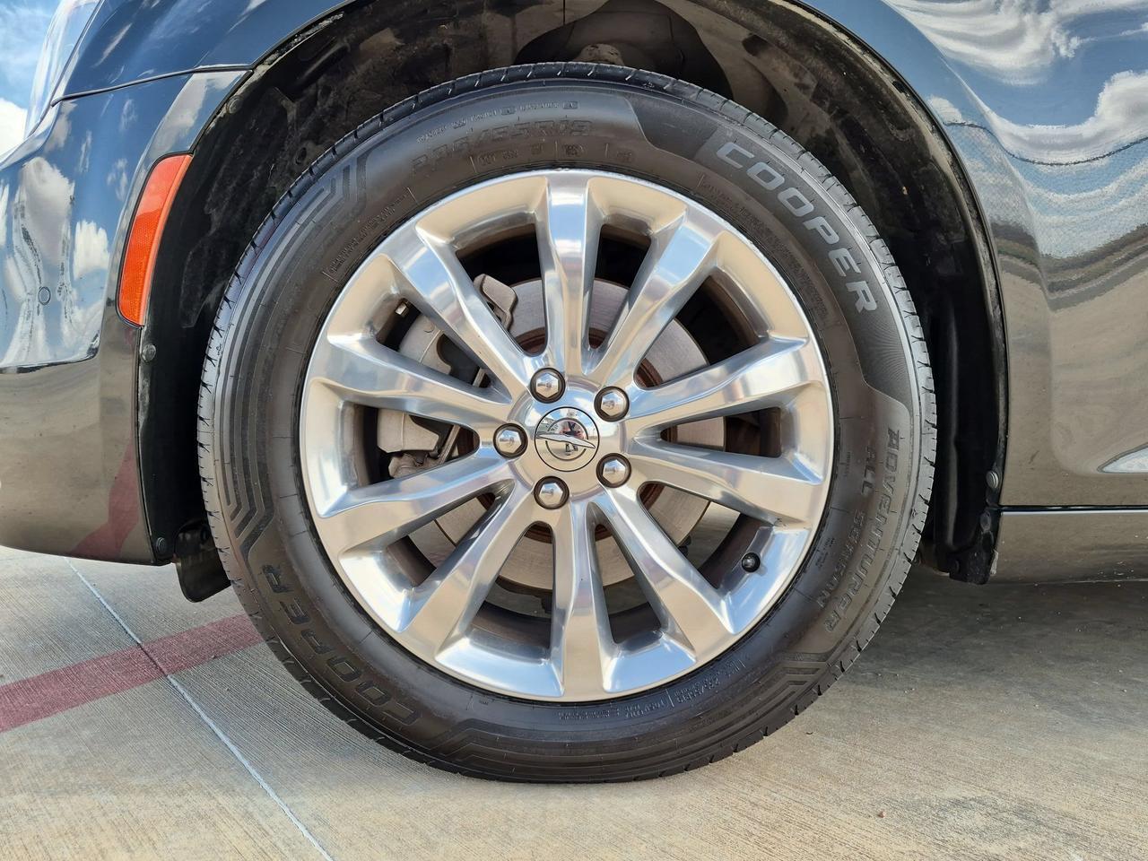 2021 Chrysler 300 Touring L Castroville TX