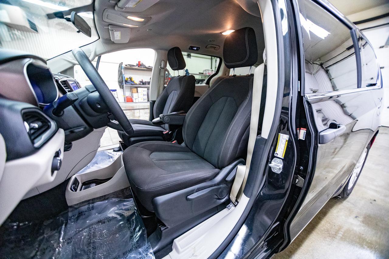 2021 Chrysler Grand Caravan SE BCam Red Deer AB