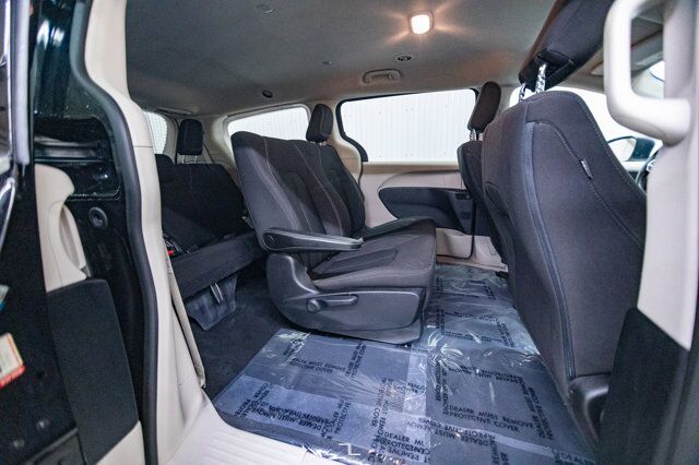 2021 Chrysler Grand Caravan SE BCam Red Deer AB