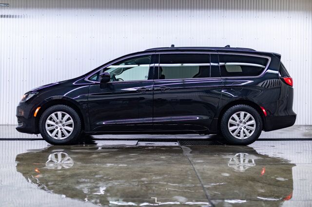 2021 Chrysler Grand Caravan SE BCam Red Deer AB