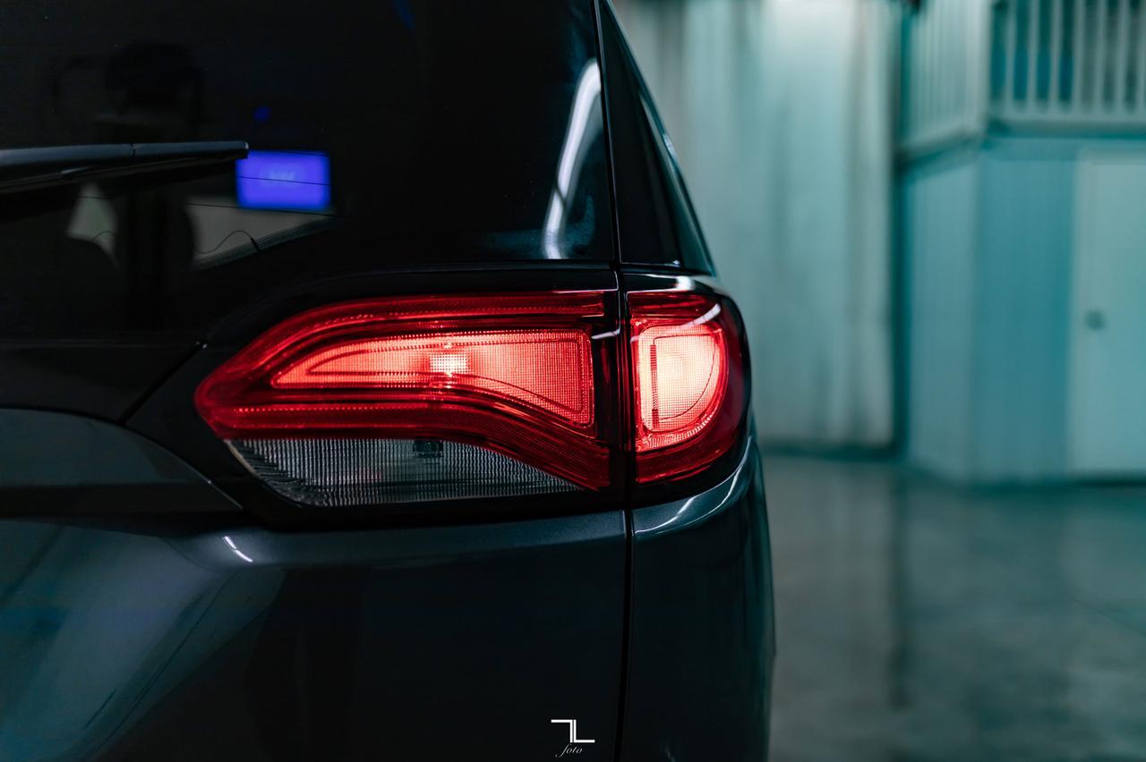 2021 Chrysler Grand Caravan SXT DVD BCam Red Deer AB