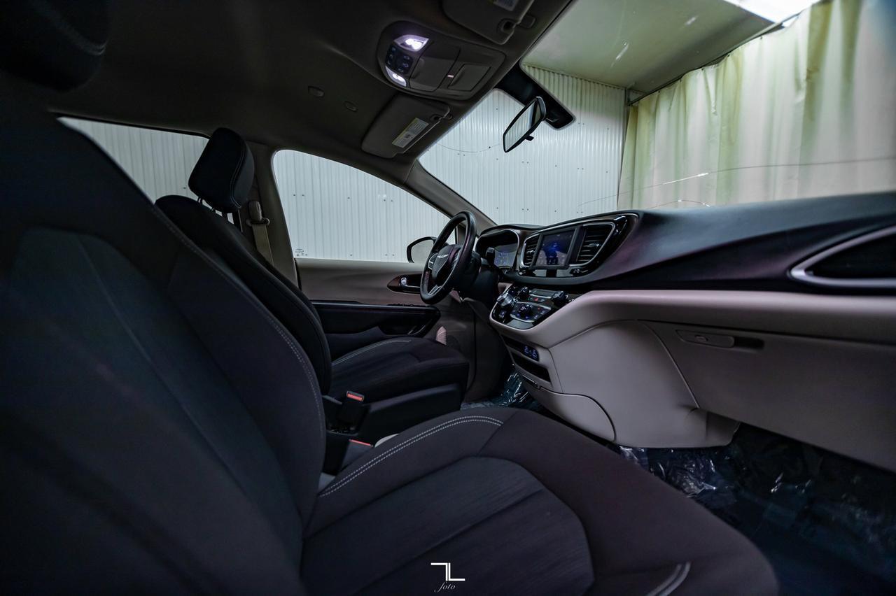 2021 Chrysler Grand Caravan SXT DVD BCam Red Deer AB