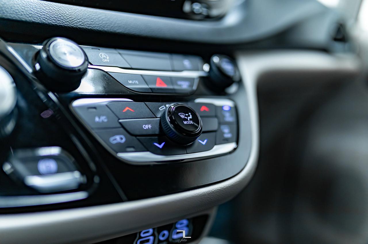 2021 Chrysler Grand Caravan SXT DVD BCam Red Deer AB