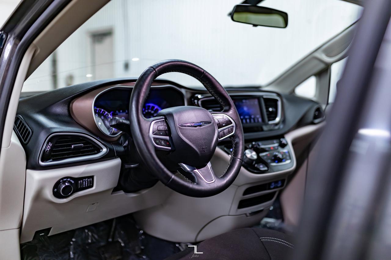 2021 Chrysler Grand Caravan SXT DVD BCam Red Deer AB