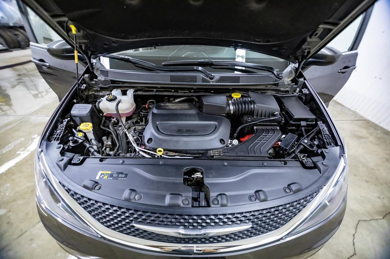 2021 Chrysler Grand Caravan SXT DVD BCam Red Deer AB