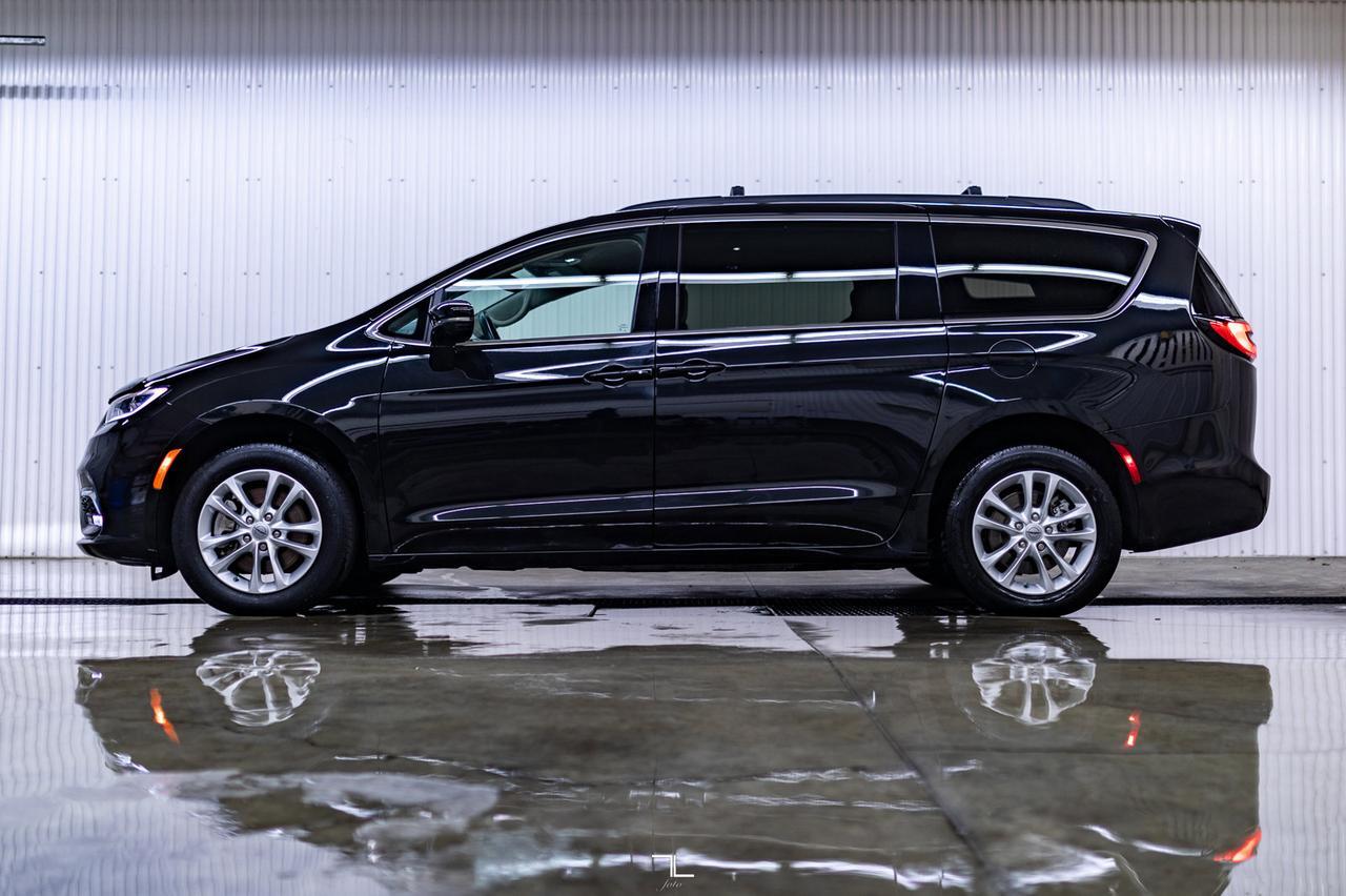 2021 Chrysler Pacifica AWD Touring BCam Red Deer AB