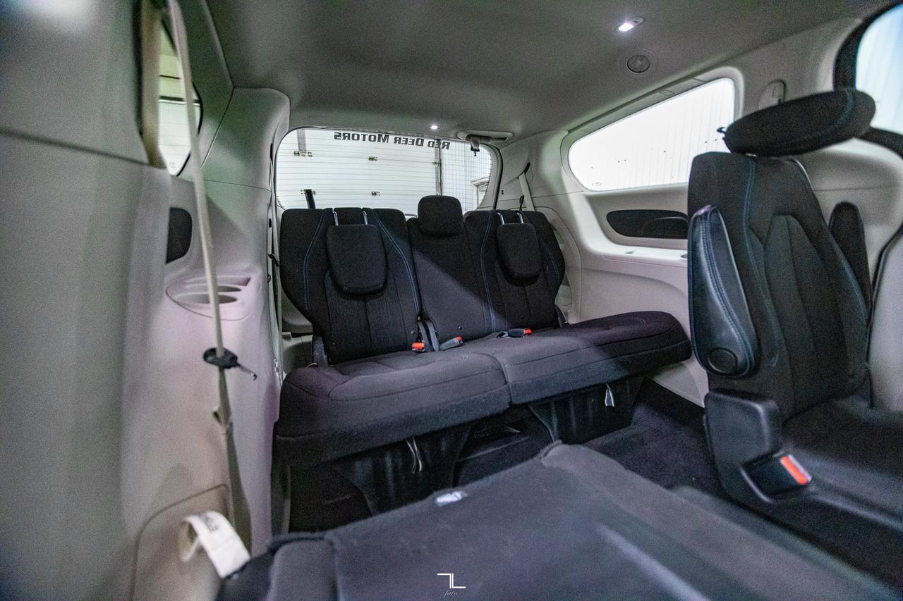 2021 Chrysler Pacifica AWD Touring BCam Red Deer AB