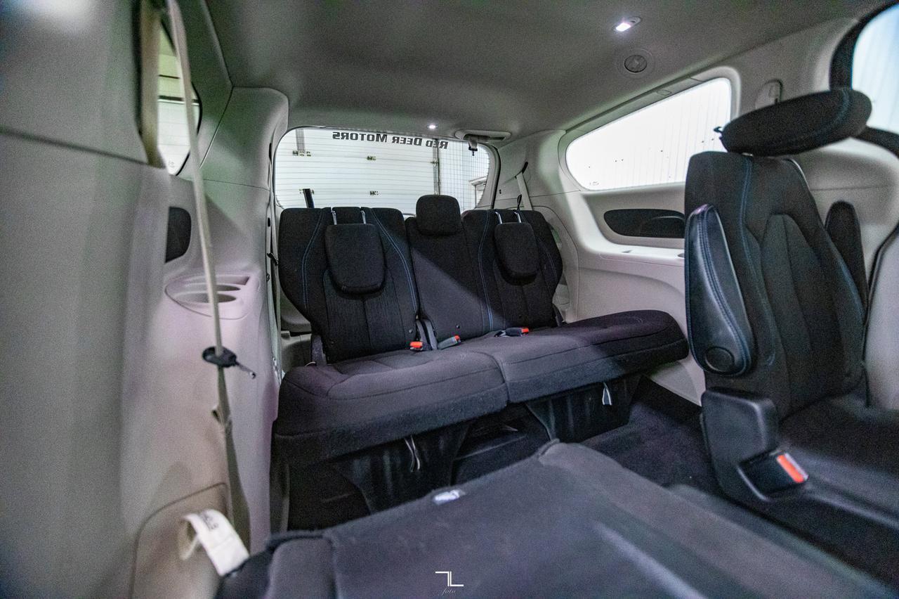 2021 Chrysler Pacifica AWD Touring BCam Red Deer AB