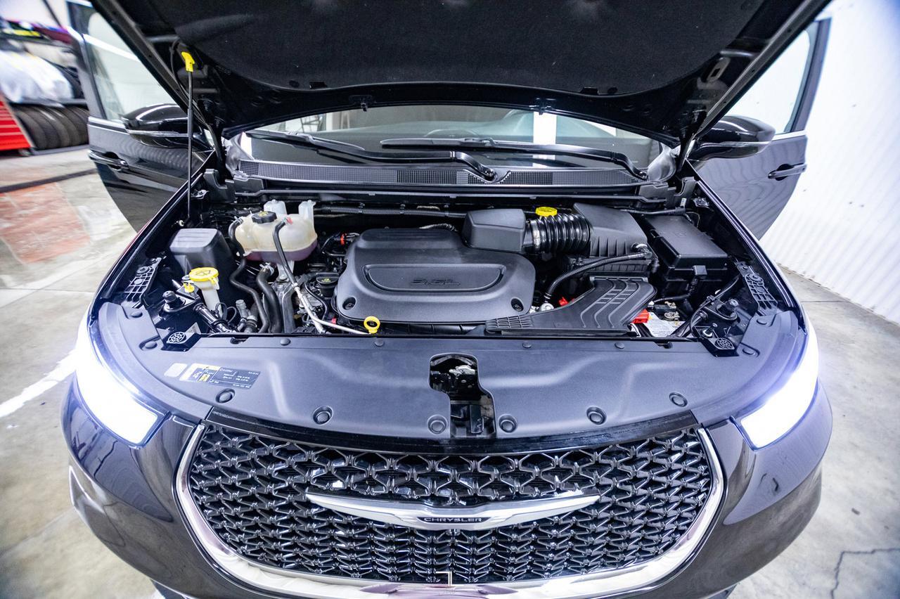 2021 Chrysler Pacifica AWD Touring BCam Red Deer AB