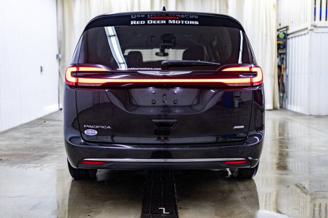 2021 Chrysler Pacifica AWD Touring BCam Red Deer AB