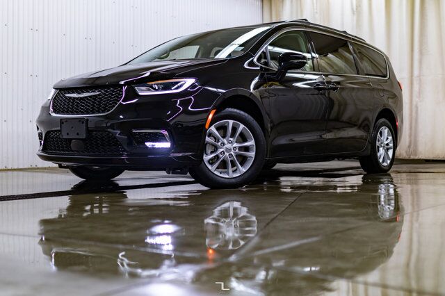 2021 Chrysler Pacifica AWD Touring BCam Red Deer AB
