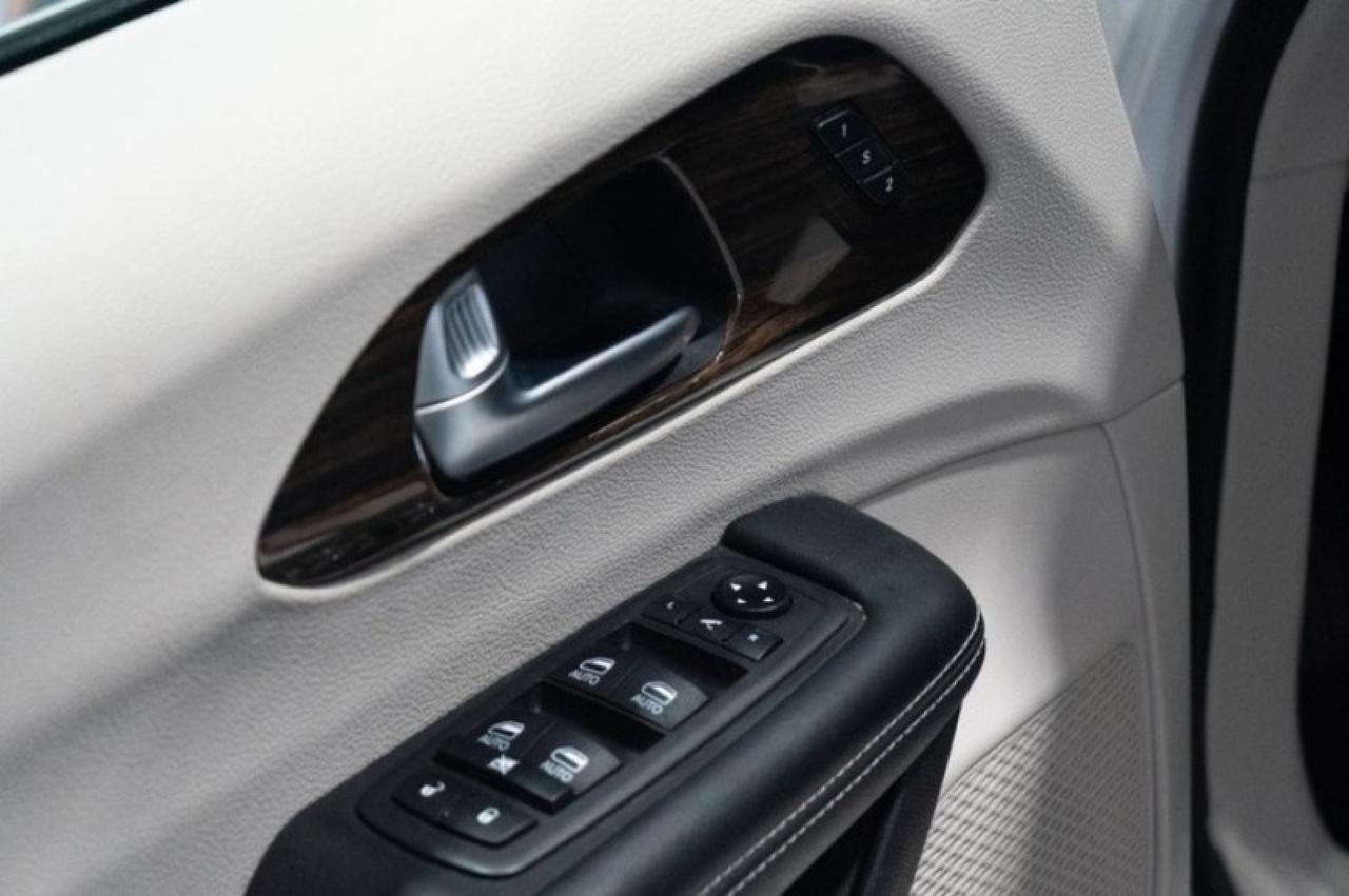 2021 Chrysler Pacifica Hybrid Limited Yonkers NY