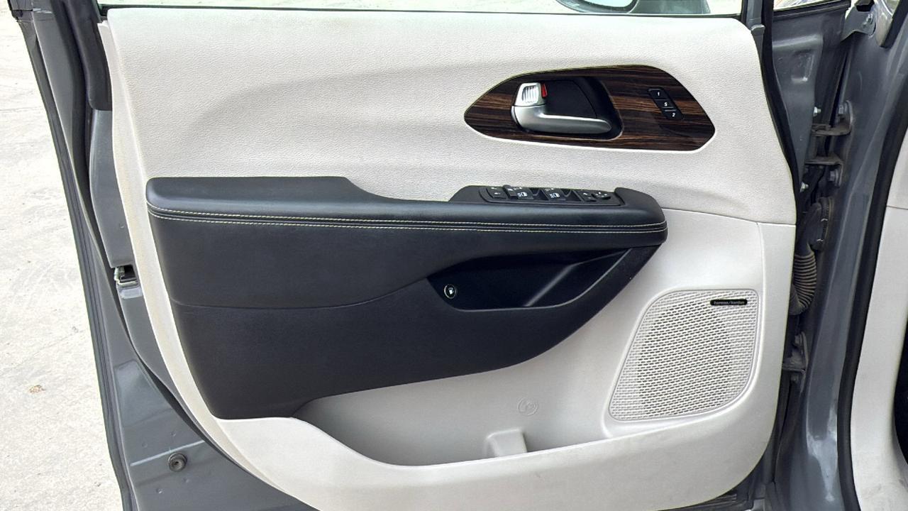 2021 Chrysler Pacifica Hybrid Limited New Braunfels TX