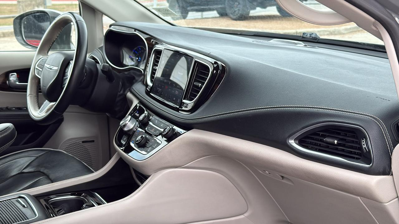 2021 Chrysler Pacifica Hybrid Limited New Braunfels TX