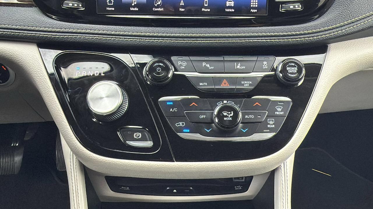 2021 Chrysler Pacifica Hybrid Limited New Braunfels TX