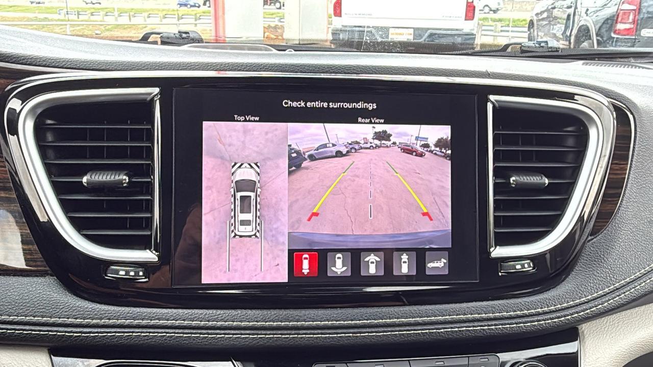 2021 Chrysler Pacifica Hybrid Limited New Braunfels TX