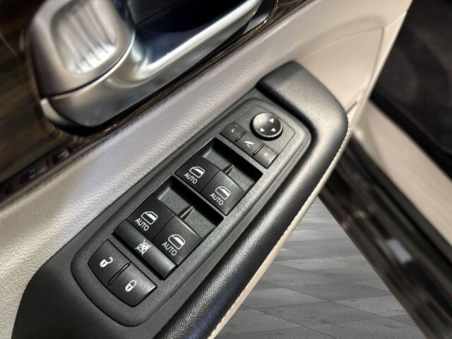 2021 Chrysler Pacifica Hybrid Limited San Antonio TX